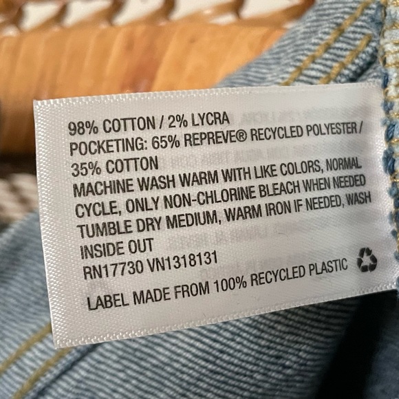 Universal thread from target size 8 and size 6 jeans - Picture 10 of 12